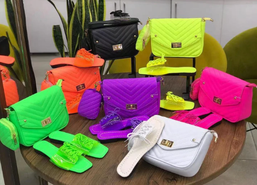 Colorful slippers & bag set